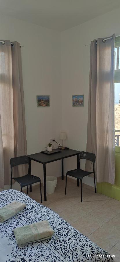 Guesthouse Comfy - Separate Rooms In The Apartment For A Relaxing Holiday Haifa Exterior foto
